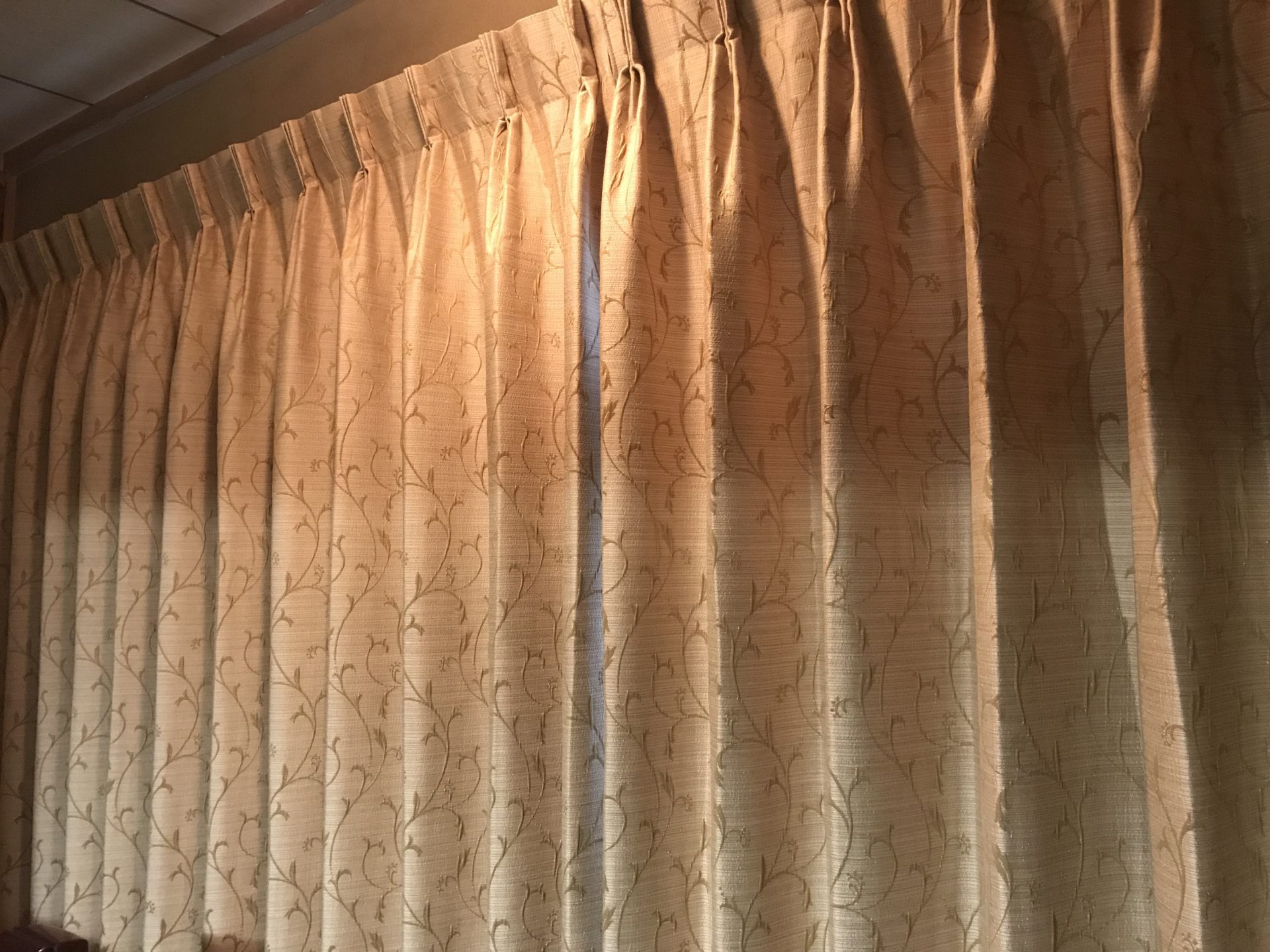 熊谷市／和室のカーテンの掛け替えをしました ｜エルム室内（熊谷市）